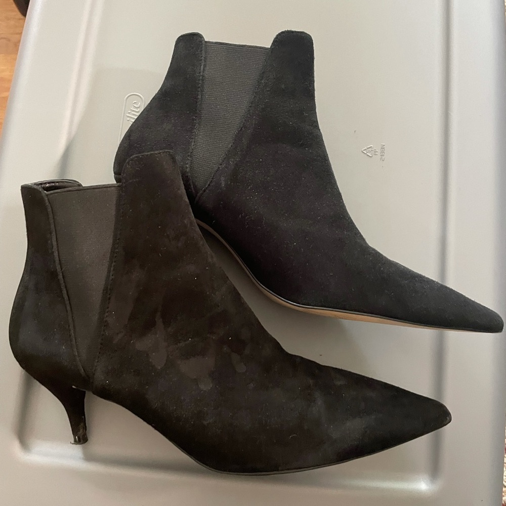 Zara kitten heel black suede bootie size 8 / 39